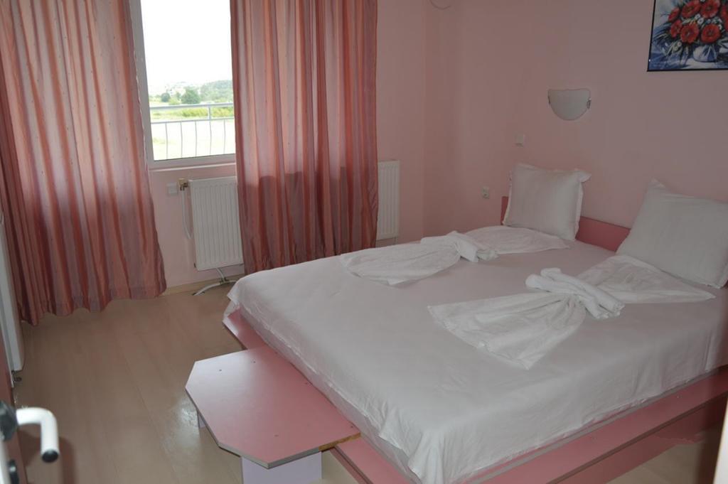 Complex Exotica Hotel Lozenets Eksteriør billede